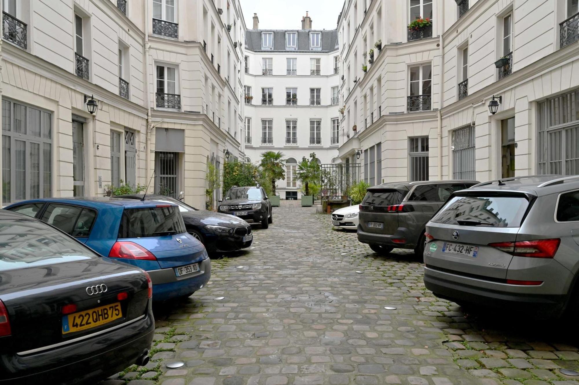 Appartement Charmant Et Spacieux Au Coeur De Paris Exterior photo